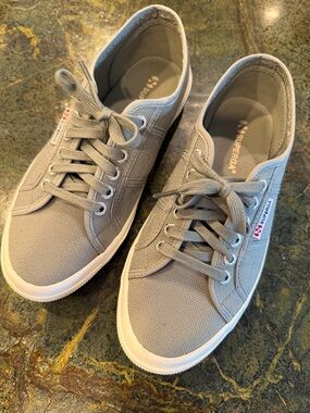 Superga Women's Light Gray Canvas Low-Top Sneakers